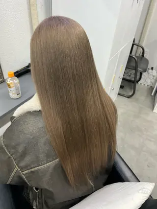 ロング ハイトーンカラー 坂本 翼のヘアスタイル