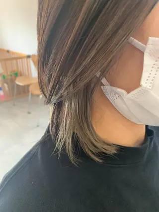 ミディアム 山内 瑞穂のヘアスタイル