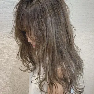 ロング カラー ヘアアレンジ 白髪ぼかしハイライト 茗荷谷駅徒歩2分のヘアスタイル