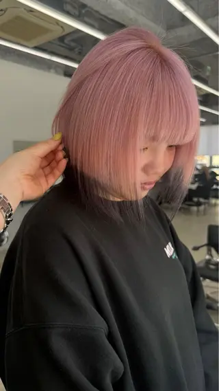 ショート カラー 黒田 真美のヘアスタイル