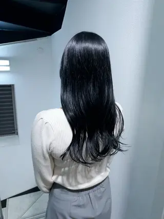 ロング カラー yiye shioriのヘアスタイル