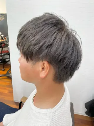 カラー メンズ 岡本 智次のヘアスタイル