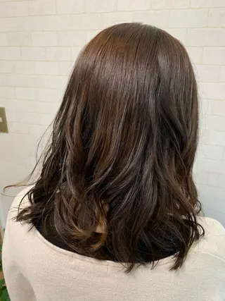 ミディアム カラー パーマ 中本 愛理のヘアスタイル