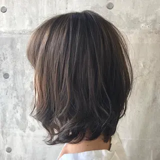 ミディアム カラー 菅沢 奈生のヘアスタイル