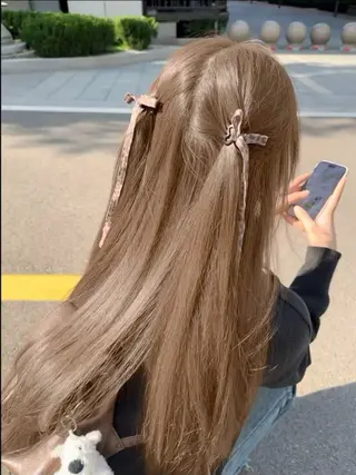 カラー 🩶透明感ブリーチ カラー🩶 maoのヘアスタイル