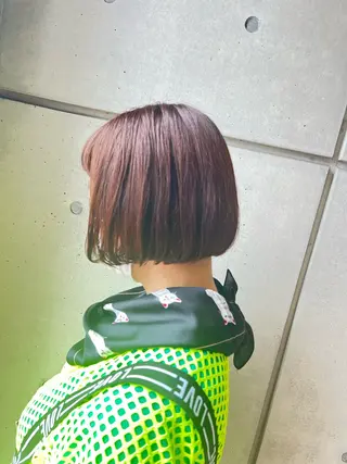 ショート カラー IKU顔周りレイヤー /ボブ/透明感カラーのヘアスタイル