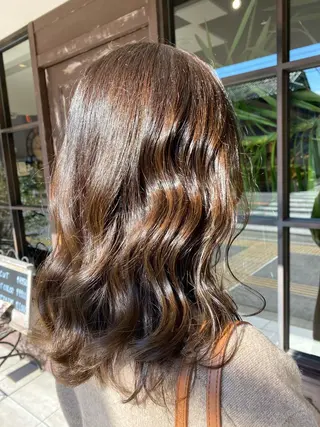 ミディアム カラー 川越 輝梨奈のヘアスタイル