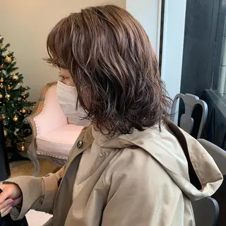 パーマ SAKINO. ベージュカラーのヘアスタイル