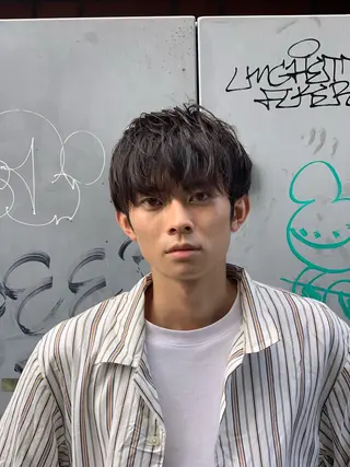 ミディアム メンズデザイナー Jojiのヘアスタイル