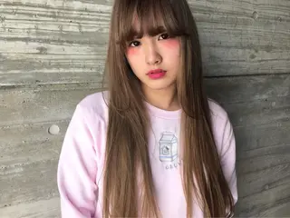 ロング カラー LULU MALUのヘアスタイル