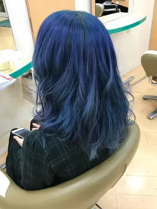 ミディアム 吉岡 智行のヘアスタイル