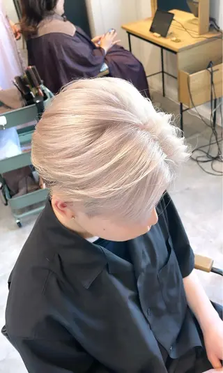 ショート カラー メンズ 栄/レイヤーカット /ケアブリーチ🍁楓のヘアスタイル