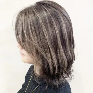 ミディアム カラー 平尾 拓也のヘアスタイル