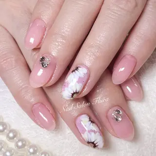 ネイル NailSalon Fluraのネイルデザイン