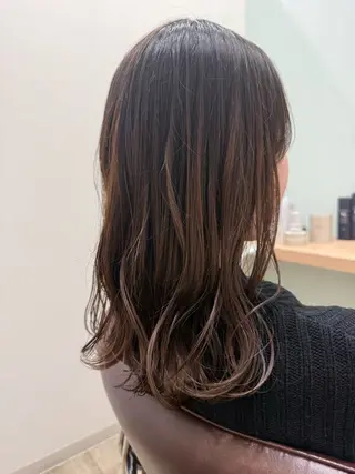 セミロング 伊藤 優里のヘアスタイル