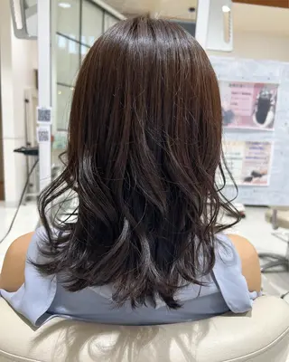 ミディアム カラー cyan Amiのヘアスタイル