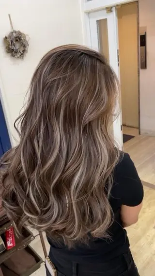 ロング 段野吾颯 ／ベージュカラーのヘアスタイル