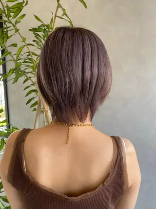 ショート カラー 白井 音羽のヘアスタイル