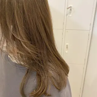 セミロング カラー H梅田 / 811 堀本菜奈のヘアスタイル