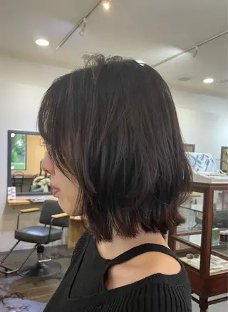 ミディアム 三國 栞音のヘアスタイル