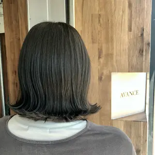 ミディアム カラー 関 彩花のヘアスタイル