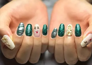 ネイル 新山 聖のネイルデザイン