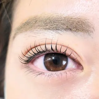 マツエク・マツパ 平田 愛美のヘアスタイル