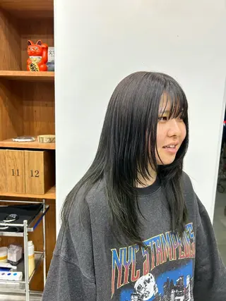 ロング 藤原 あかりのヘアスタイル
