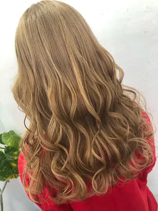 ロング カラー パーマ ブリーチ毛縮毛矯正 👑山口のヘアスタイル