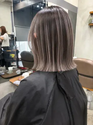 ショート AiM エイム　韓国レイヤーのヘアスタイル