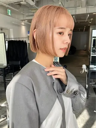 ミディアム カラー 🩶ナチュラル ハイトーン/はちすのヘアスタイル