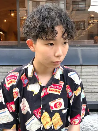 ショート パーマ ブリーチ😼 ボブ✍️レイヤーのヘアスタイル