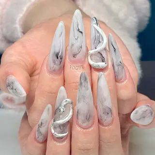 ネイル VOGUE ×SWANのネイルデザイン