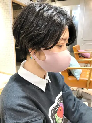 ショート コテ巻き風パーマ /志村大成のヘアスタイル
