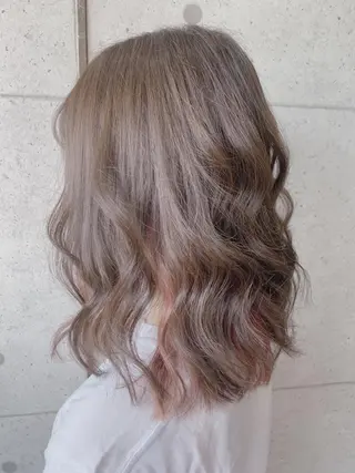 ミディアム カラー 福森 みずきのヘアスタイル