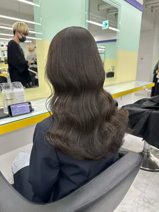 カラー ブリーチ縮毛矯正加藤 赤み無し透明感ヘアのヘアスタイル