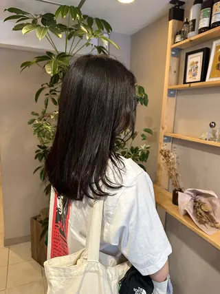 セミロング 金ウンス 髪質改善カラーのヘアスタイル