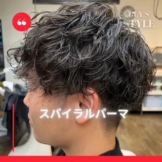 ショート パーマ メンズ 二本木 秀成のヘアスタイル