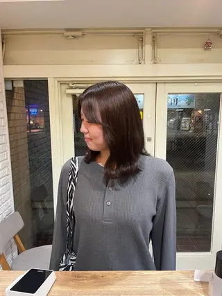 ミディアム カラー ミジュ/ ハイトーンのヘアスタイル