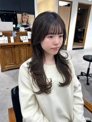 ロング カラー パーマ ヘアアレンジ メンズ キッズ レイヤーカット 🌿透け感カラーのヘアスタイル