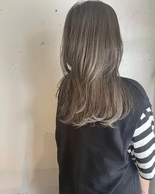 ロング カラー 東 みのりのヘアスタイル
