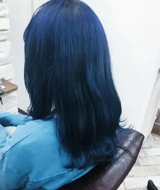 セミロング 艶髪/ハイトーン Sherryのヘアスタイル