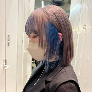 カラー ヒナ/レイヤーカット 艶感ワンカラーのヘアスタイル