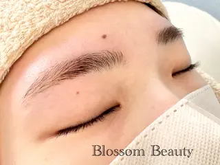 アイブロウ Blossom Beauty aoiのマツエク・マツパデザイン