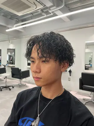 ミディアム パーマ メンズ 高橋 周のヘアスタイル