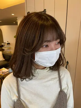 ミディアム 井上 歩美のヘアスタイル