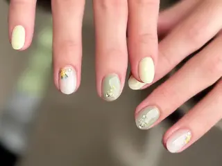 ネイル 新山 聖のネイルデザイン