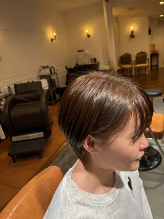 ショート カラー トリコヘアサロン 新井千智のヘアスタイル