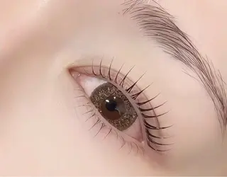 パーマ アデル エクステサロンのマツエク・マツパデザイン