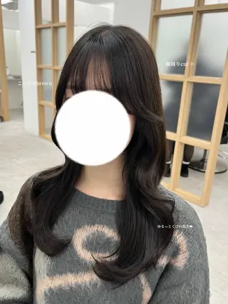 ロング カラー 柔らかオリーブ🌿 HIMARI🌻のヘアスタイル